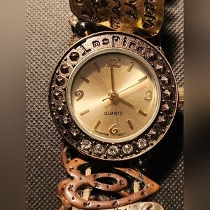 Women's Quartz Watch, Measures 7.5", stretch band